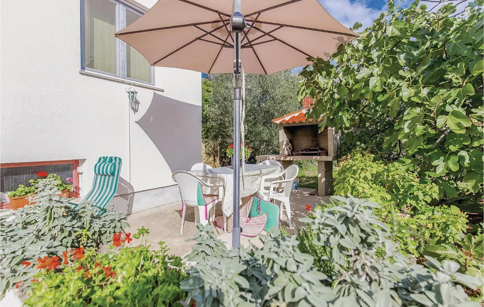 Awesome Apartment In Dobrinj With Wifi Exterior photo